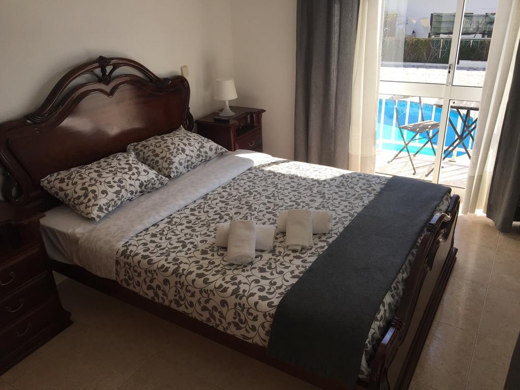 Granada Holidays Guest House Sao Martinho do Porto Exterior photo