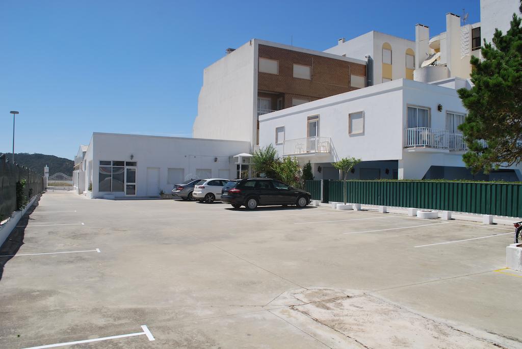 Granada Holidays Guest House Sao Martinho do Porto Exterior photo